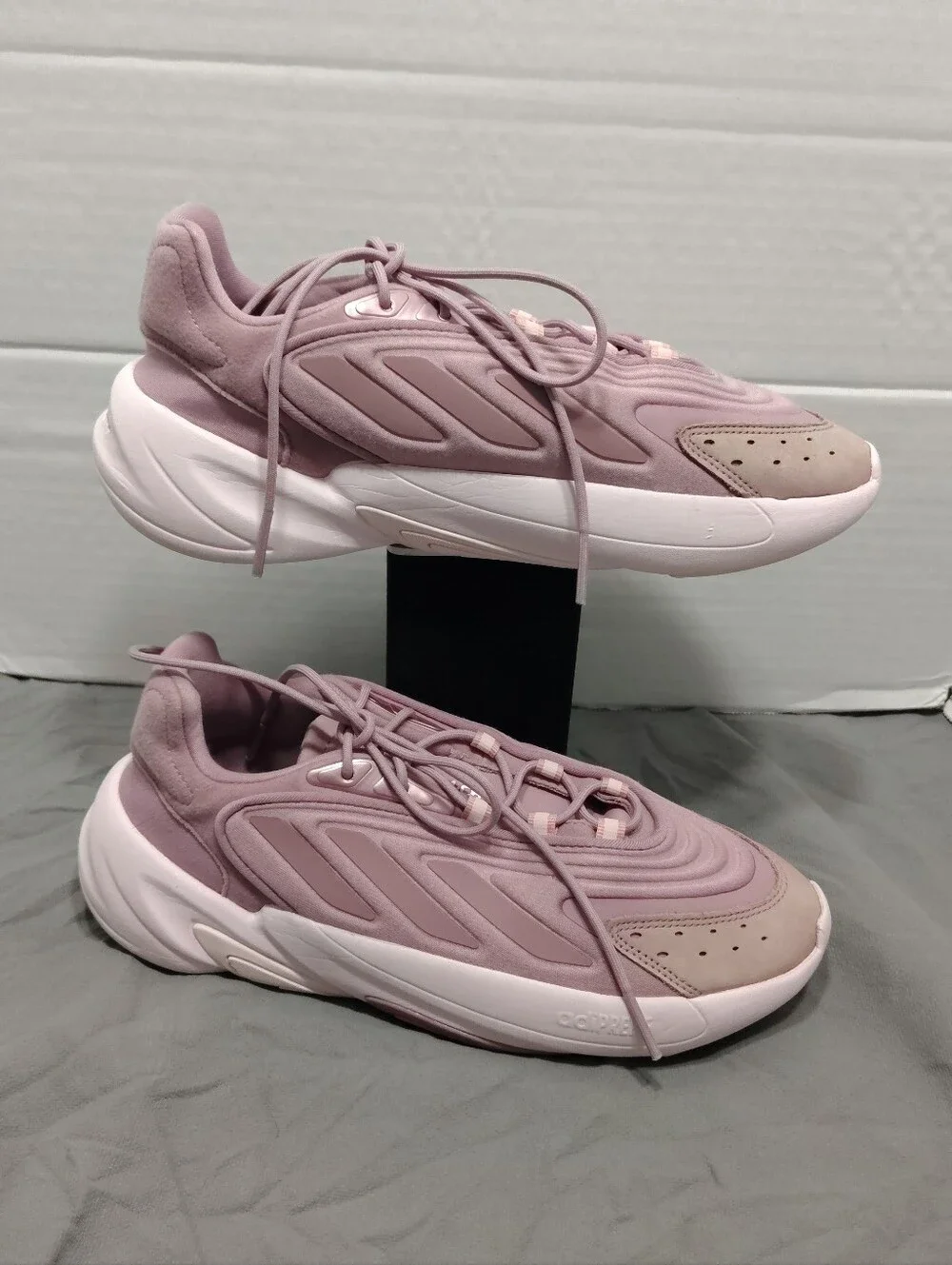 Adidas Ozelia Magic Mauve , Women # 9 US